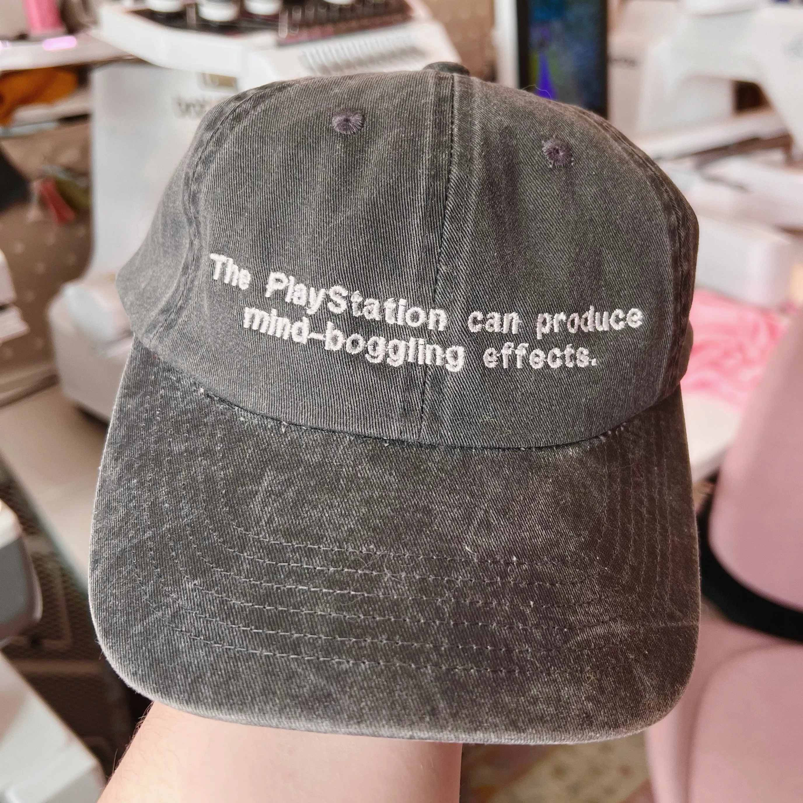 Mind-Boggling Effects Baseball Cap!